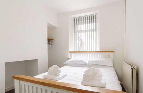 Newport Cottage | Railway Cottage