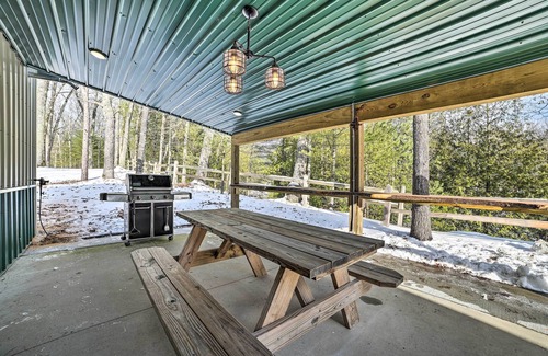 Irons Cabin | 'Rainbow Lodge' at Scenic Double J River Camp