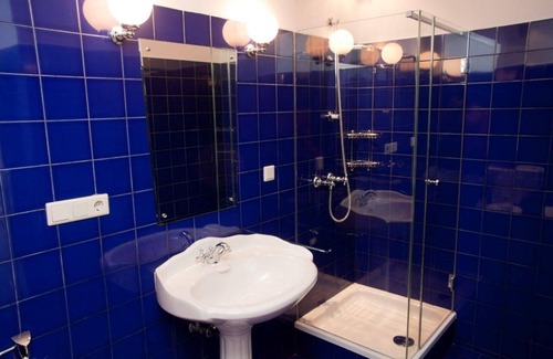 Tullnerbach House | Raisa guest house in the garden with 2 rooms (ground floor 1. Floor, kitchen, luxury bathroom)