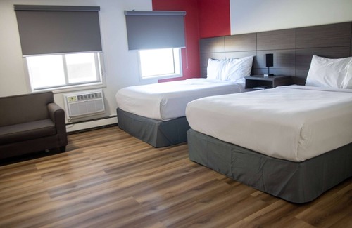 Dawson Creek Hotel | Ramada by Wyndham Dawson Creek