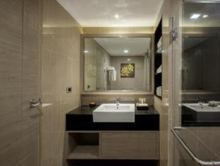 Nana Hotel | Ramada Sukhumvit Soi Eleven
