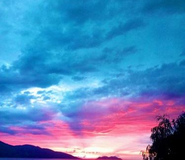 Radhime House | Ramo's Hilltop Retreat with Kitchenette and Patio - 1st