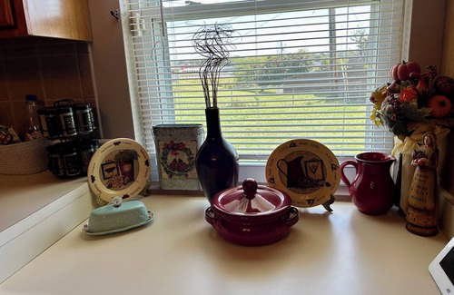 London House | Ranch home American Spa hot tub for 6, sleep number bed , pool table, smart tvs!