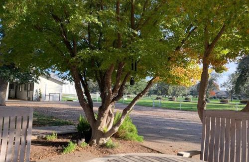 Woodlake Apartment | Ranch stay near Sequoias