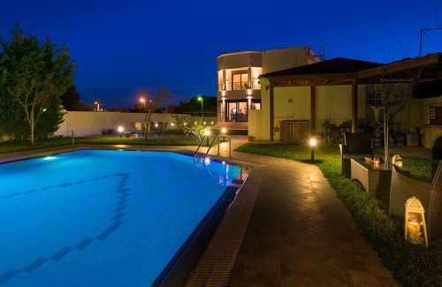 Kalithies Villa | Raphael's Villa with Swimming Pool