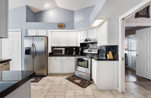 Ocoee House | Rare Beautiful Heated Pool House near Downtown Orlando
