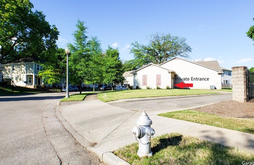 Uptown House | Rare Home w/Garage Downtown Memphis King Bed WiFi