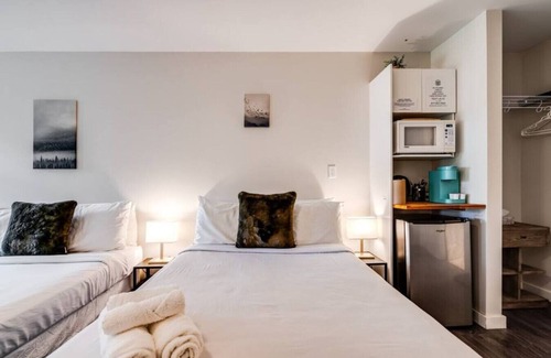 Dwight Cabin | Rare Muskoka Chalet Suite - A3