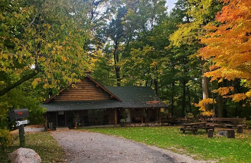 Walker Cabin | Rare relaxation in your 3-bedroom Ranch cabin