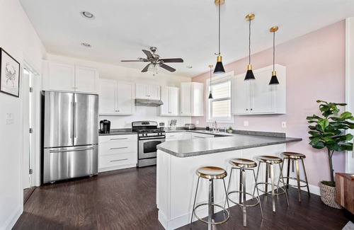 Esplanade Ridge House | Rare single home steps to Jazz Fest, a mile to the French Quarter, pet friendly