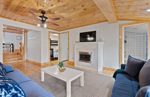 Val-des-Monts Cottage | Rarely offered 2 waterfront cottages with 2 hot tubs side by side!
