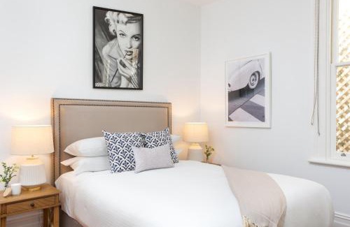Glebe Apartment | Ravenscourt s Studio Apartment Close to Everything