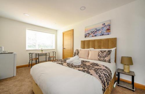 Batley House | -RD7B- For your relaxed and Cosy stay with Free WiFi