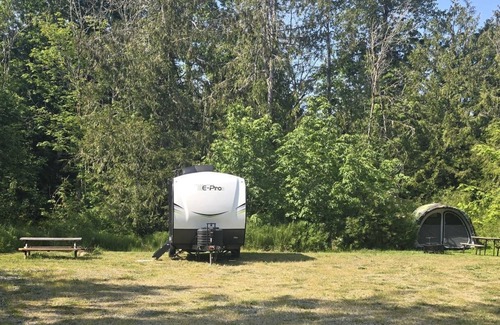 Port Angeles RV Rental | Ready-to-Camp Tent Site - Glamping Tent Site with Queen Air Mattress