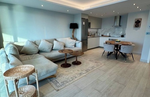 Gibraltar Apartment | Real Gem · Cozy & Relaxing · Free Parking · Pools