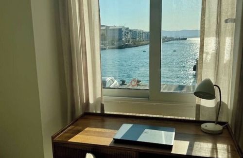 Gibraltar Apartment | Real Gem · Cozy & Relaxing · Free Parking · Pools