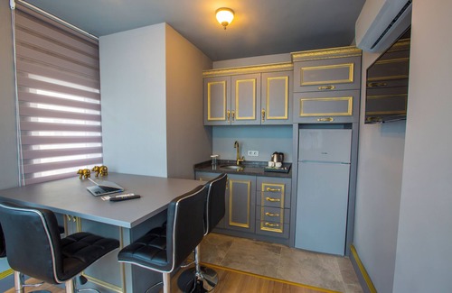 Yomra Hotel | Real King Suite Hotel