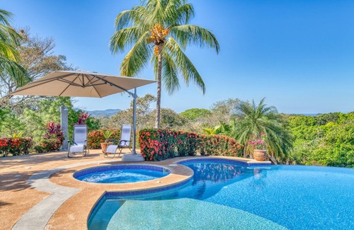 Tarcoles Villa | Reconnect with Nature! Private Pool, BBQ. Sleeps10