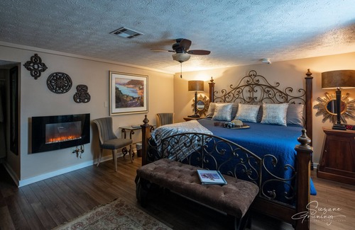 Eureka Springs Historic District Bed & Breakfast | Red Bud Manor