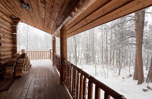 Red Feather Lakes Cabin | Red Feather Lakes Cozy Log Cabin