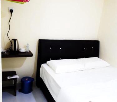 Mukim 9 Hotel | Red Motel