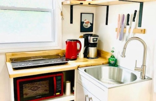 Highmount Apartment | Red Peacock Catskill Cabin sleeps four 6