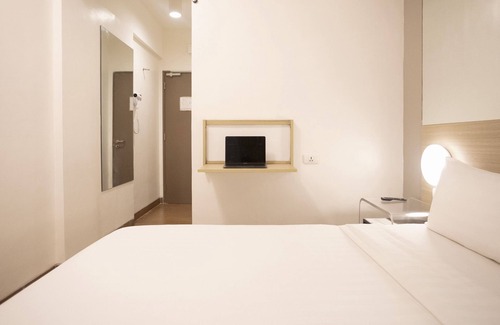 Ermita Night District Hotel | Red Planet Manila Malate Mabini