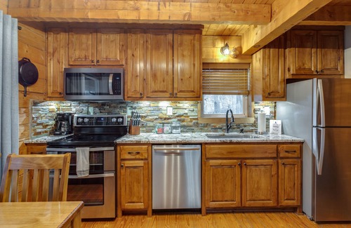 Kingston Springs Cabin | Red Roof Cabin in the woods