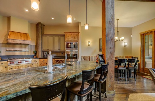 McCall House | Red Tail on the River - Private Hot Tub - River - Clubhouse w/gym, seasonal pool, sauna - Luxury
