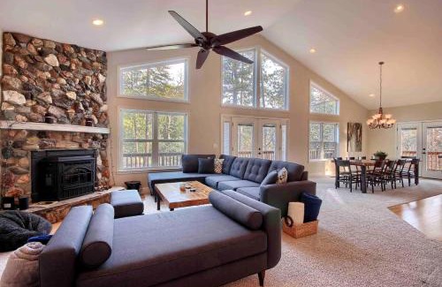 Mariposa House | Red Tail Retreat