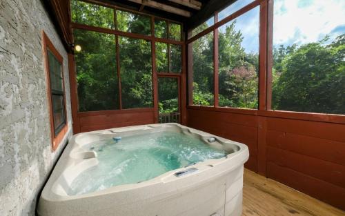 Gatlinburg - Pigeon Forge Villa | Redbird View