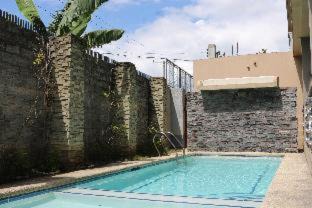 Mandaue Hotel | RedDoorz at Grand Apartelle Hernan Cortes Cebu