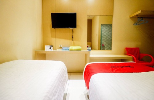 Banjarmasin Hotel | RedDoorz near Pasar Tarapung Siring Banjarmasin