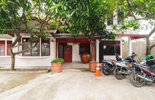 South Tangerang House | RedDoorz near Universitas Pamulang