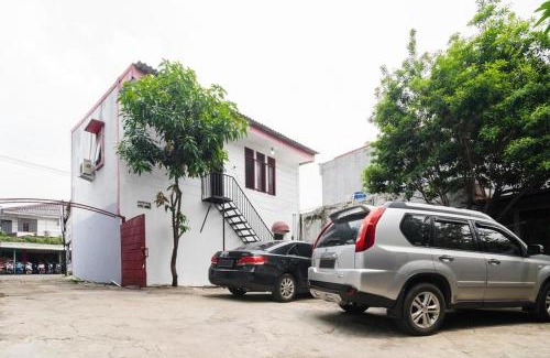 South Tangerang House | RedDoorz near Universitas Pamulang
