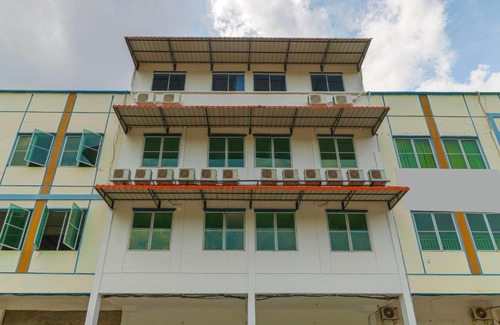 Batam Hotel | RedDoorz Plus near Kepri Mall