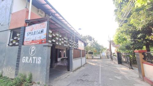Sleman Hotel | RedDoorz Syariah at Falisha UMY