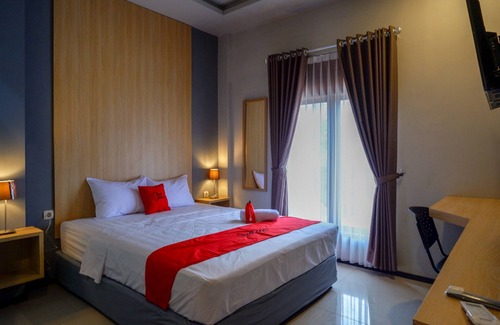 Tegal Hotel | RedDoorz Syariah @ Jalan Sultan Agung Tegal