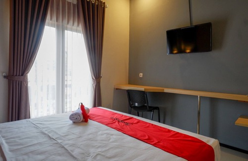 Tegal Hotel | RedDoorz Syariah @ Jalan Sultan Agung Tegal