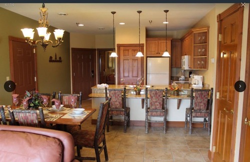 Gatlinburg Resort | Reduced-Enjoy Christmas in 2 BR lux resort, indoor waterpark & Smoky Mtn views