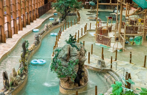 Gatlinburg Resort | Reduced-Enjoy Christmas in 2 BR lux resort, indoor waterpark & Smoky Mtn views