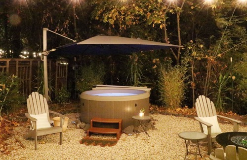 Summerhome Park Cabin | Redwood Cabin - with Wine Tasting and Hot Tub