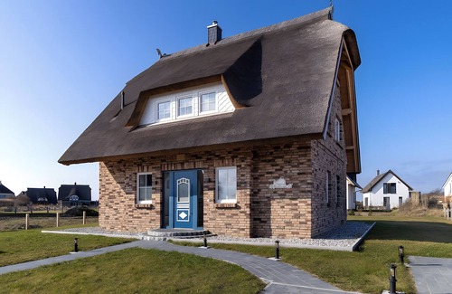 Dranske House | "reethaus nordlicht" a top-class vacation home on the baltic sea island of rügen.