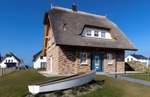 Dranske House | "reethaus nordlicht" a top-class vacation home on the baltic sea island of rügen.