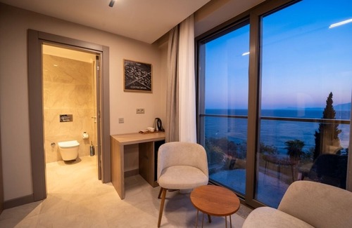 Eski Lara Hotel | Reev Coffee&Hotel