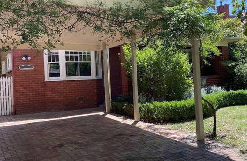 Camberwell House | Refined elegance close to transport, cafes, parks