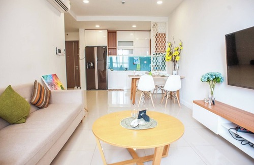Hang Xanh Apartment | Refined Saigon - Vinhome Central Park