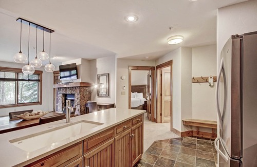 Breckenridge Condo | Refined With Sunny Views 2 Blocks To Downtown Breck 1 Bedroom Condo by RedAwning