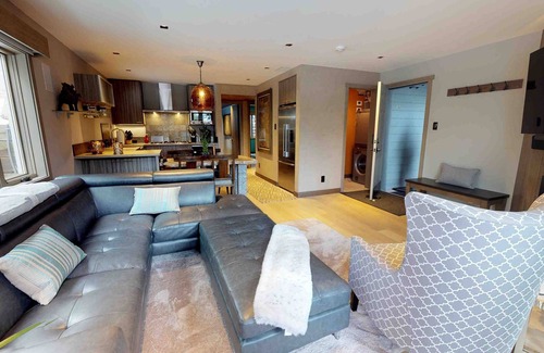 Avon Condo | Refreshed, Modern Avon Condo Near Free Shuttle to Beaver Creek Skiing, Dining