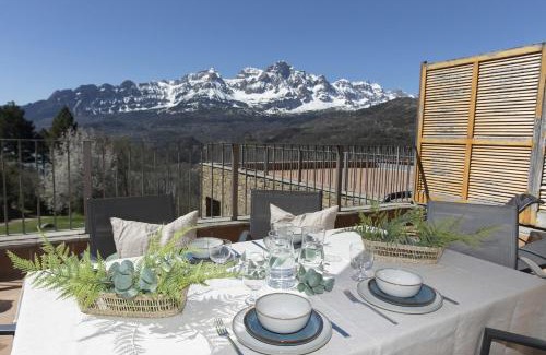 Panticosa Apartment | Refugio del Valle by BeValle